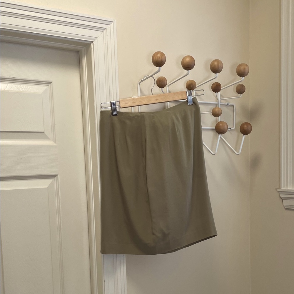 unlabeled - Classic Old Money Quiet Luxury Silk Skirt - Light Green - Petite 8